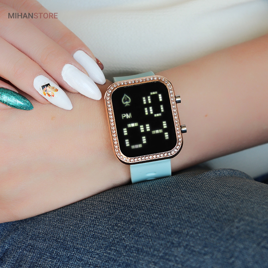 ساعت مچی نگین دار طرح اپل