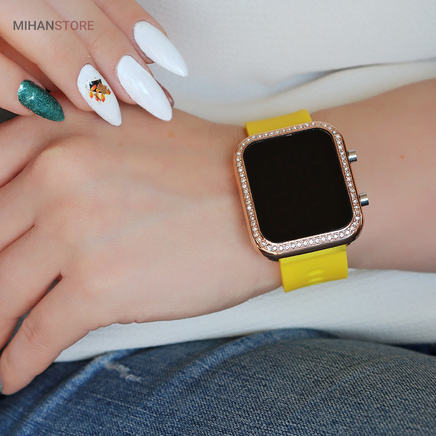 ساعت مچی نگین دار طرح اپل