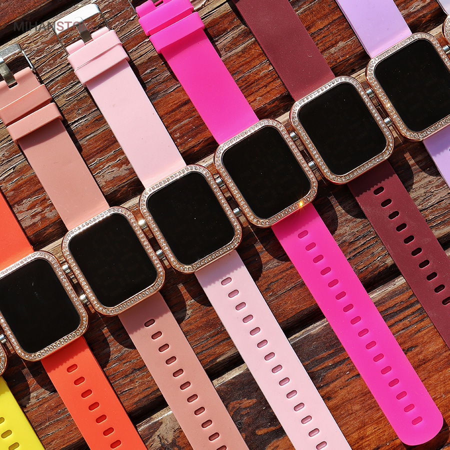 ساعت مچی نگین دار طرح اپل